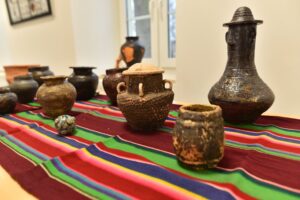 29.11.2025. Końskie. SOWA - KCK. Wystawa „Ziemia Króla 1025-1925-2025- 1000 lat korony polskiej, 100 lat od odkrycia cmentarzyska z XI wieku w Końskich” / Fot. Magdalena Galas-Klusek - Radio Kielce