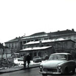 Kielce. Plac Konstytucji 3 Maja. Lata 1968-1970. Wyburzenia przy ul. Leśnej, widok w kierunku Urzędu Miasta Kielce / źródło: facebook.com/kieleckieinwestycje