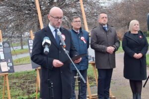 Skarżysko-Kamienna. Nadanie imienia Braci Krajewskich skwerowi przy ul. Legionów i Al. Jana Pawła II / Fot. Anna Głąb - Radio Kielce