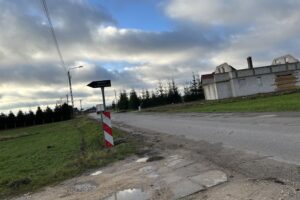 Brynica. Droga w Brynicy, która zostanie przebudowana / Fot. Marcin Marszałek - Radio Kielce