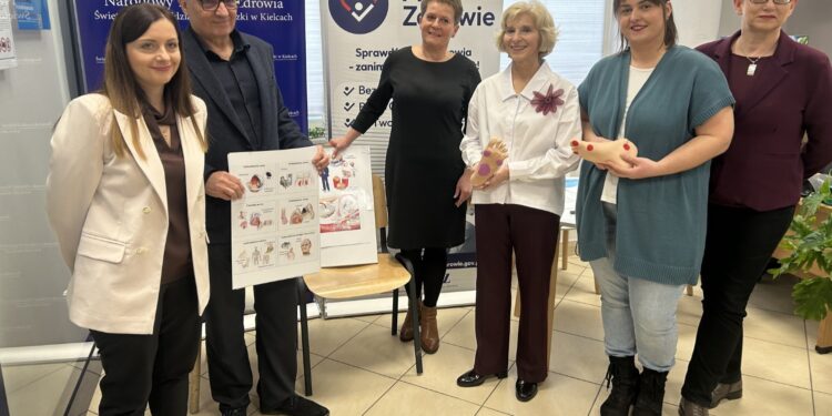 13.11.2025. Kielce. Bezpłatne badania przesiewowe diagnozujące stopę cukrzycową / Fot. Iwona Murawska-Bujnowicz - Radio Kielce