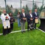 12.11.2025. Sandomierz. Otwarcie boiska wielofunkcyjnego przy Zespole Szkół Technicznych i Ogólnokształcących / Fot. Grażyna Szlęzak-Wójcik - Radio Kielce