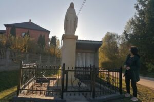 Drożejowice. Figura Matki Bożej / Fot. Marta Gajda-Kruk - Radio Kielce