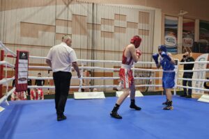 Młodzi pięściarze rywalizowali w Bilczy - Radio Kielce 16.11.2025. Bilcza. III Międzywojewódzki Turniej Bokserski „Olimpijskie Nadzieje” im. Mariana Trelińskiego / Fot. Maciej Makuła - Radio Kielce