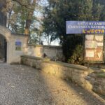 02.11.2025. Sandomierz. Cmentarz katedralny. Kwesta / Fot. Grażyna Szlęzak-Wójcik - Radio Kielce