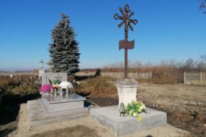 18.11.2025. Gorysławice. Cmentarz parafialny. Najstarsza, zabytkowa część cmentarza / Fot. Marta Gajda-Kruk - Radio Kielce