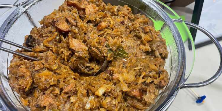 15.11.2025. Wilczyce. Konkurs kulinarny na tradycyjny bigos / Fot. Grażyna Szlęzak-Wójcik - Radio Kielce