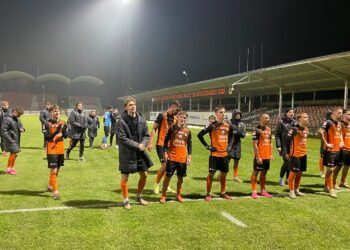 29.11.2025. Ostrowiec Św. Betclic 3. liga. KSZO 1929 Ostrowiec - Wisłoka Dębica / Fot. Kamil Król - Radio Kielce