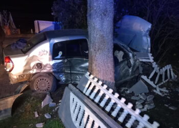 Wypadek w Guminicach. Trzy osoby w szpitalu - Radio Kielce Wypadek w Guminicach. Trzy osoby w szpitalu