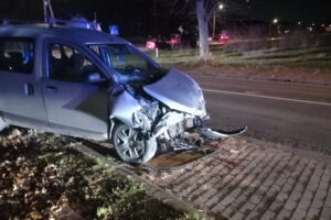 Wypadek w Guminicach. Trzy osoby w szpitalu - Radio Kielce Wypadek w Guminicach. Trzy osoby w szpitalu - Radio Kielce