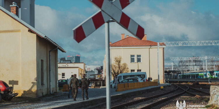 Terytorialsi patrolują tory. Wyższy stopień alarmowy