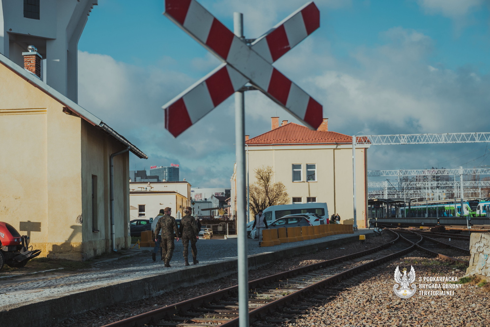 Terytorialsi patrolują tory. Wyższy stopień alarmowy