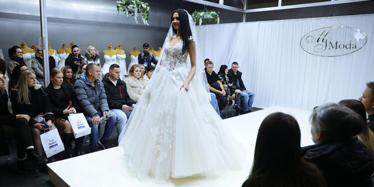 30.11.2025. Kielce. 7. Świętokrzyskie Targi Ślubne / Fot. Wiktor Taszłow - Radio Kielce