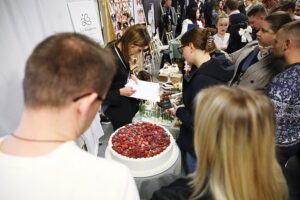 30.11.2025. Kielce. 7. Świętokrzyskie Targi Ślubne / Fot. Wiktor Taszłow - Radio Kielce