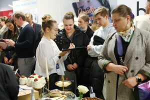 30.11.2025. Kielce. 7. Świętokrzyskie Targi Ślubne / Fot. Wiktor Taszłow - Radio Kielce