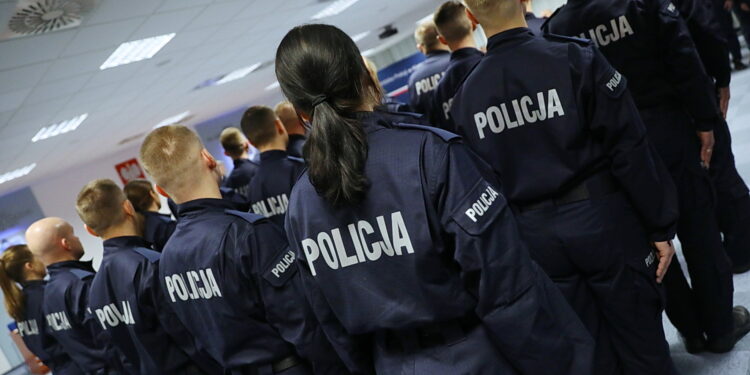 02.12.2025. Kielce. Ślubowanie nowo przyjętych policjantów / Fot. Wiktor Taszłow - Radio Kielce