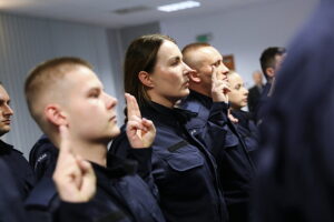 02.12.2025. Kielce. Ślubowanie nowo przyjętych policjantów / Fot. Wiktor Taszłow - Radio Kielce