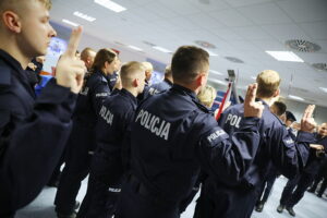 02.12.2025. Kielce. Ślubowanie nowo przyjętych policjantów / Fot. Wiktor Taszłow - Radio Kielce