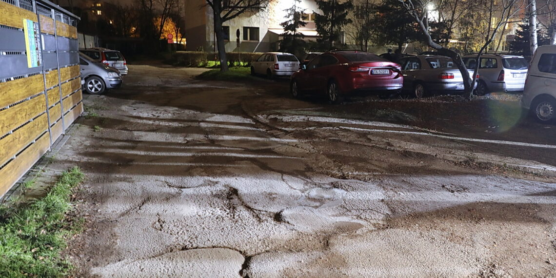 INTERWENCJA. Mieszkańcy proszą o pomoc w sprawie chodnika