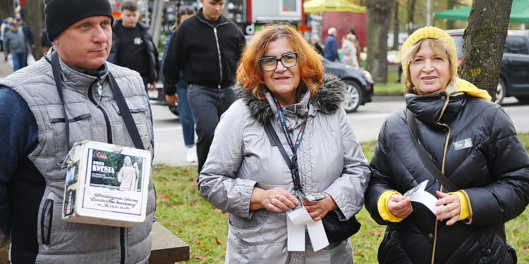 01.11.2025. Kielce. Cmentarz Stary. Kwesta / Fot. Wiktor Taszłow - Radio Kielce