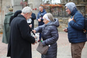 01.11.2025. Kielce. Cmentarz Stary. Kwesta / Fot. Wiktor Taszłow - Radio Kielce