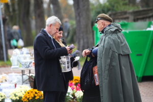 01.11.2025. Kielce. Cmentarz Stary. Kwesta / Fot. Wiktor Taszłow - Radio Kielce