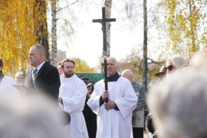 01.11.2025. Kielce. Cmentarz Piaski. Wszystkich Świętych. Msza Święta / Fot. Wiktor Taszłow - Radio Kielce