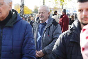 01.11.2025. Kielce. Cmentarz Piaski. Wszystkich Świętych. Msza Święta / Fot. Wiktor Taszłow - Radio Kielce