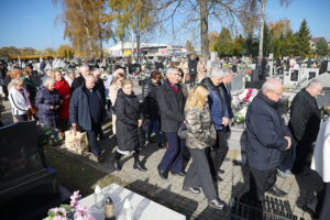 01.11.2025. Kielce. Cmentarz Piaski. Wszystkich Świętych. Msza Święta / Fot. Wiktor Taszłow - Radio Kielce