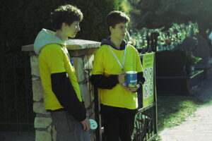 Młodzi ludzie wspierają hospicjum Caritas - Radio Kielce