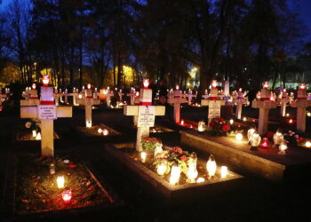 Społecznicy pamiętają o bohaterach z przeszłości