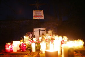 01.11.2025. Kielce. Cmentarz Stary nocą / Fot. Wiktor Taszłow - Radio Kielce