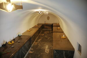 Otwarte krypty w kieleckiej katedrze - Radio Kielce 02.11.2025. Kielce. Katedra. Krypty / Fot. Wiktor Taszłow - Radio Kielce