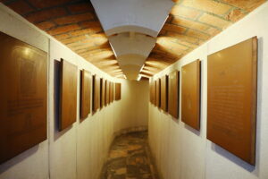 Otwarte krypty w kieleckiej katedrze - Radio Kielce 02.11.2025. Kielce. Katedra. Krypty / Fot. Wiktor Taszłow - Radio Kielce