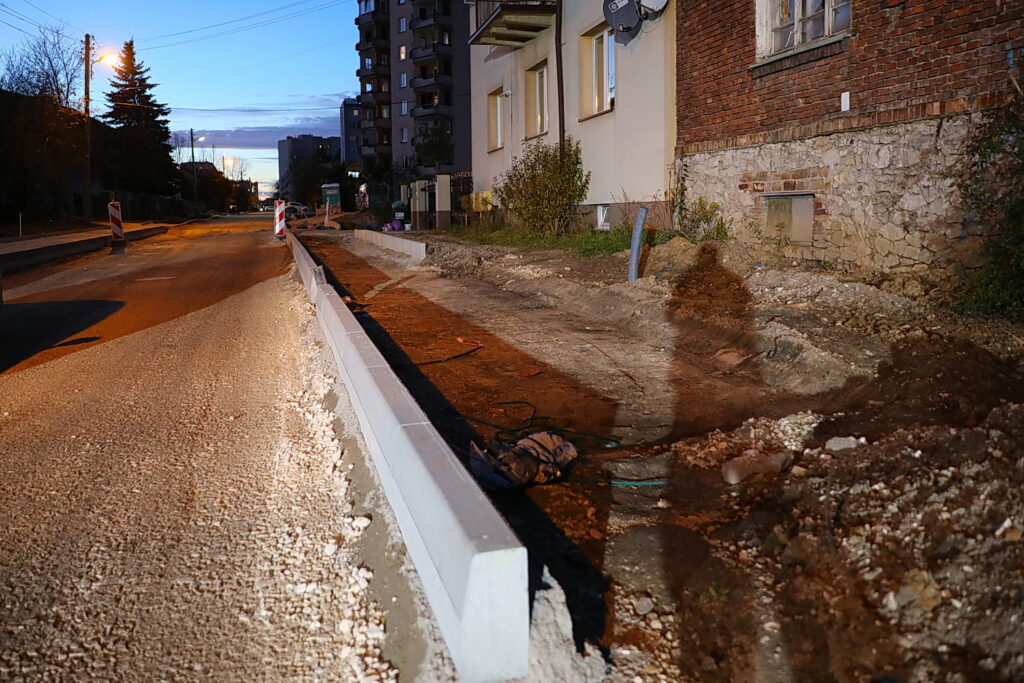 INTERWENCJA. Mieszkańcy ulicy Młodej obawiają się skutków remontu - Radio Kielce