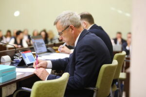 Jaka przyszłość parkingu pod Placem Wolności? - Radio Kielce 06.11.2025. Kielce. Sesja rady miasta / Fot. Wiktor Taszłow - Radio Kielce