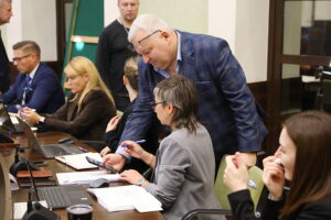 Jaka przyszłość parkingu pod Placem Wolności? - Radio Kielce 06.11.2025. Kielce. Sesja rady miasta / Fot. Wiktor Taszłow - Radio Kielce