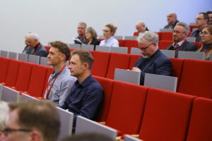 Stanisław Szrek z wyróżnieniem za opiekę nad zabytkami - Radio Kielce 06.11.2025. Kielce. Konferencja „Dwór Polski. Zjawisko historyczne i kulturowe” / Fot. Wiktor Taszłow - Radio Kielce