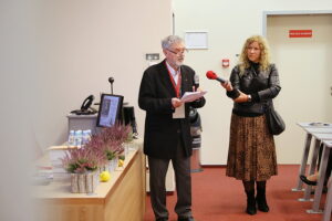 Stanisław Szrek z wyróżnieniem za opiekę nad zabytkami - Radio Kielce 06.11.2025. Kielce. Konferencja „Dwór Polski. Zjawisko historyczne i kulturowe” / Fot. Wiktor Taszłow - Radio Kielce