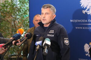 21.11.2025. Kielce. Posiedzenie Wojewódzkiego Zespołu Zarządzania Kryzysowego / Fot. Wiktor Taszłow - Radio Kielce