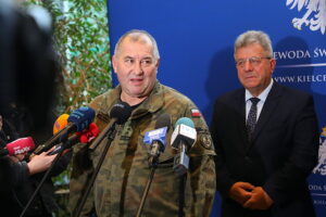 21.11.2025. Kielce. Posiedzenie Wojewódzkiego Zespołu Zarządzania Kryzysowego / Fot. Wiktor Taszłow - Radio Kielce