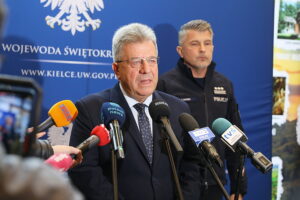 21.11.2025. Kielce. Posiedzenie Wojewódzkiego Zespołu Zarządzania Kryzysowego / Fot. Wiktor Taszłow - Radio Kielce