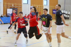 Po heroicznej walce SMS przegrywa z Pałacem Tarnów - Radio Kielce