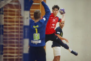 Po heroicznej walce SMS przegrywa z Pałacem Tarnów - Radio Kielce