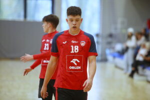 Po heroicznej walce SMS przegrywa z Pałacem Tarnów - Radio Kielce