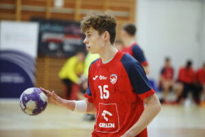 Po heroicznej walce SMS przegrywa z Pałacem Tarnów - Radio Kielce