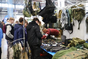 22.11.2025. Targi Kielce. III Festiwal Wędkarstwa i Survivalu / Fot. Wiktor Taszłow - Radio Kielce