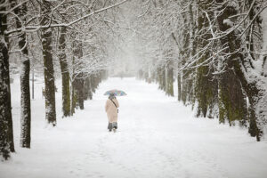 Atak zimy w regionie. Piękne widoki, ale warunki na drogach trudne