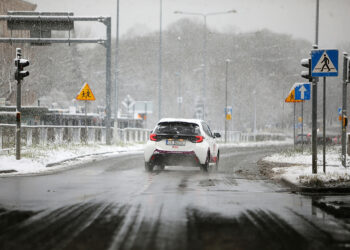 Sytuacja na świętokrzyskich drogach dość dobra - Radio Kielce 23.11.2025. Kielce. Zima / Fot. Wiktor Taszłow - Radio Kielce