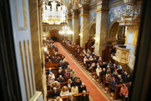 23.11.2025. Kielce. Katedra. Wręczenie medali „Pro Christo Rege et Ecclesia” / Fot. Wiktor Taszłow - Radio Kielce